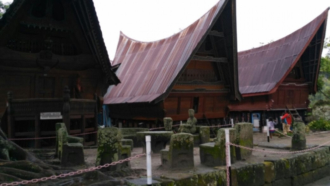 Batu persidangan Raja Sidabutar di Huta Siallagan Batak Toba Samosir