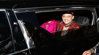 Bobby Nasution Beri Ulos Spesial untuk Kahiyang Ayu