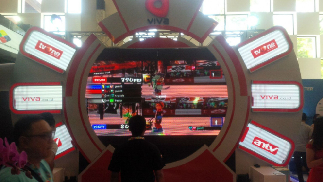 Permainan itu berupa Xbox 360 Kinect Sensor? di booth VIVA