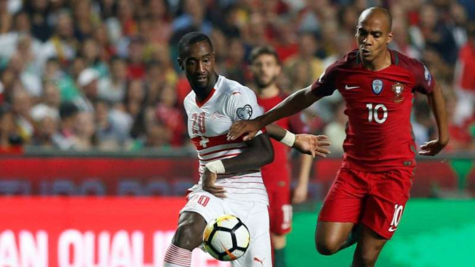 Gelandang Timnas Portugal, Joao Mario (kanan)