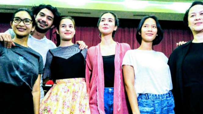 Pementasan teater 'Perempuan Perempuan Chairil' yang diproduseri Happy Salma