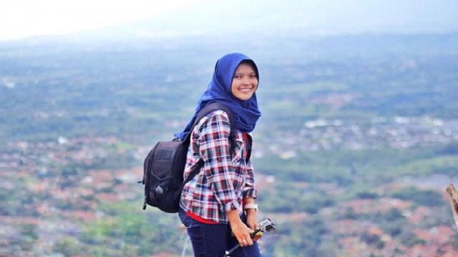 Fitri Nadhira, Mahasiswa berprestasi IPB.