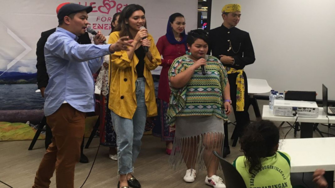 Selebriti mengajar anak-anak PAUD Bougenvile 013 