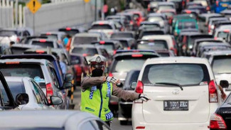 Sekelumit Cerita Pengendara Berbuka di Tengah Kemacetan Jakarta, Tak Bisa Nikmati Ramadhan Bareng Keluarga