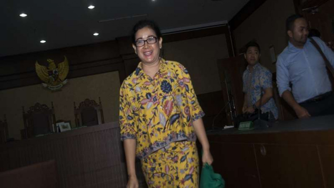 Terdakwa pemberi keterangan palsu Miryam S. Haryani di ruang sidang 