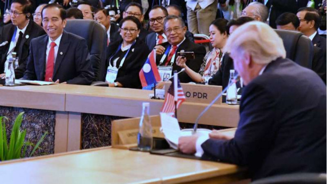 Presiden Jokowi di KTT ASEAN ++