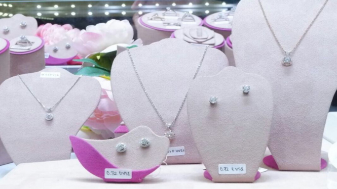 Perhiasan berlian bentuk bunga peony Swan Jewellery
