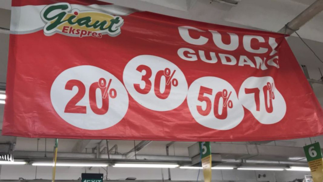 Giant Hypermarket Rawamangun cuci gudang