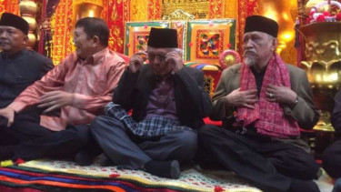 Prosesi adat Mandailing menyabut Bobby Nasution-Kahiyang Ayu.
