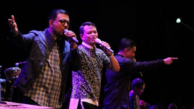 Band Kahitna.