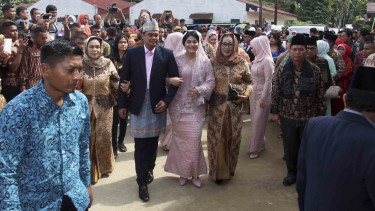 Melihat Prosesi Pemberian Marga Kepada Kahiyang Ayu