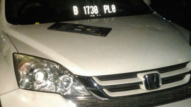 Honda CRV hindari razia ganjil-genap tabrak belasan kendaraan di Sudirman.