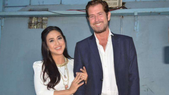Paramitha Rusady dan kekasih