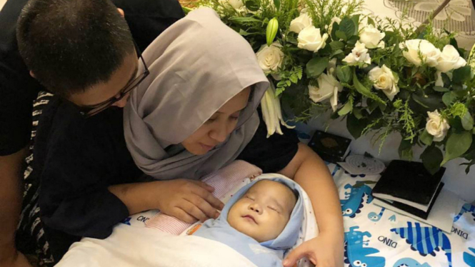 Bayi Adam Fabumi meninggal dunia.