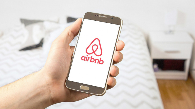 Ilustrasi layanan Airbnb.