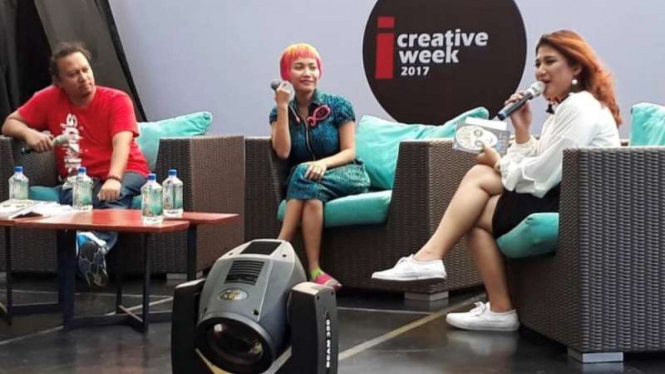 Desainer Lenny Agustin dalam acara I creative Week 2017