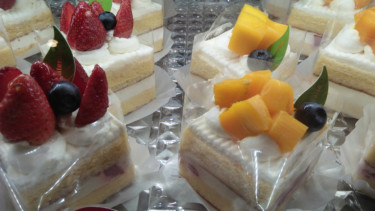 Kue-kue Chateraise.