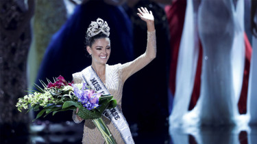 Demi-Leigh Nel-Peters Raih Miss Universe 2017