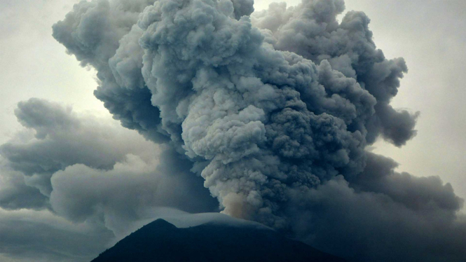 Letusan Gunung Agung beberapa waktu lalu.