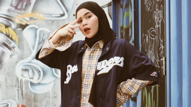 Mantan personel girlband Indonesia, Blink, Sivia Azizah.