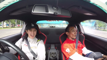 Drifter Indonesia, Alinka Hardianti, saat bersama VIVA