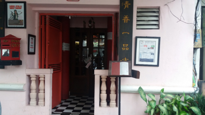 Kedai Kopi Oey milik Bondan Winarno.