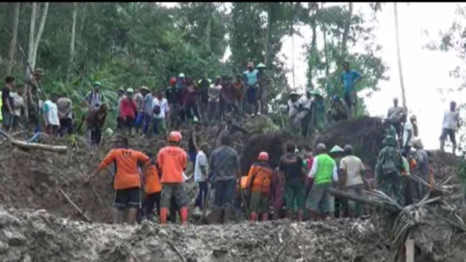 Longsor di Pacitan, Jawa Timur