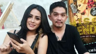 Selvi Kitty Segera Dinikahi Mantan Manajer Vicky Prasetyo