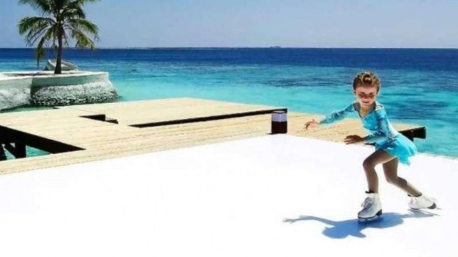 Ice rink di Resor The Jumeirah Vittaveli, Maladewa 