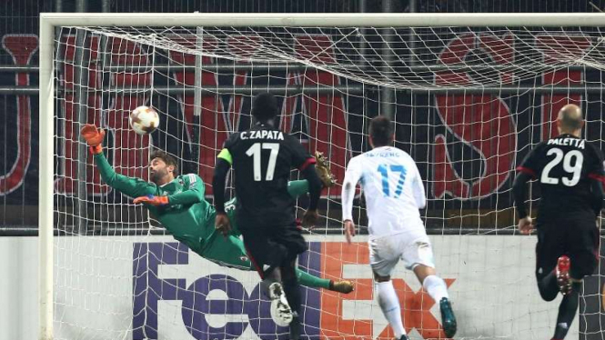Gawang AC Milan kebobolan.