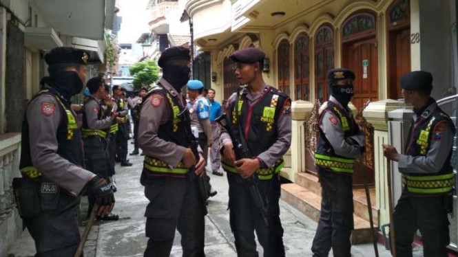 Polisi berjaga