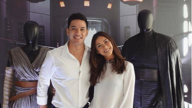 Nana Mirdad dan Andrew White