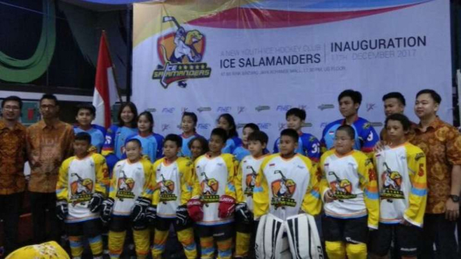 Peresmian klub hoki es 