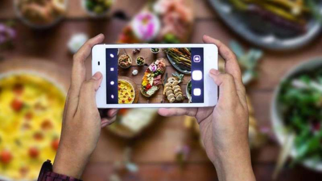 Smartphone Polytron.