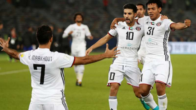 Pemain Al Jazira rayakan gol Romarinho ke gawang Real Madrid