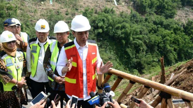 Jokowi tinjau waduk sukamahi dan ciawi