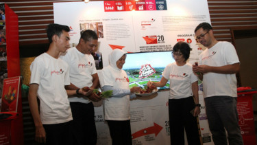 Bu Sulis pamerkan hasil budidaya bawang dayak 