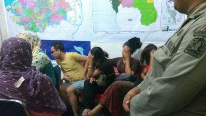 Waria terciduk petugas (Foto ilustrasi)
