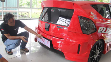 Mobil listrik Ezzy II karya ITS.