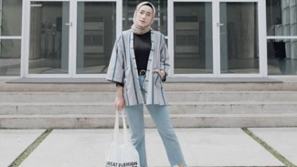 Tampil Kasual Berbusana Muslim dengan Trik Padu Padan
