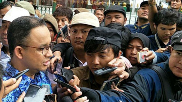 Gubernur Anies Baswedan memantau penataan kawasan Tanah Abang, Jakarta Pusat.