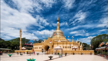 Menikmati Pagoda Tertinggi dan Terindah di Taman Alam Lumbini.