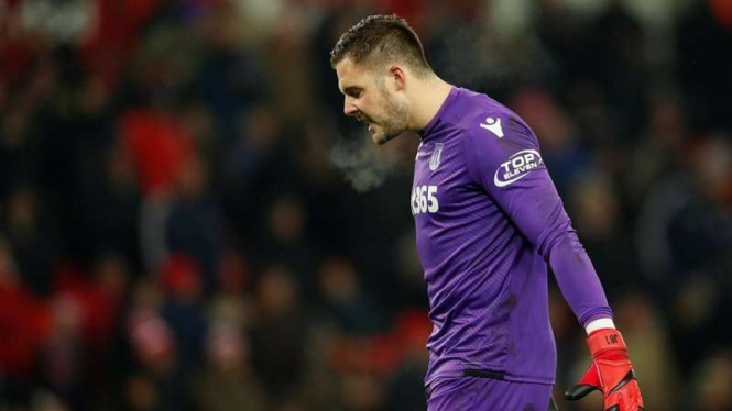 Penjaga gawang Stoke City, Jack Butland