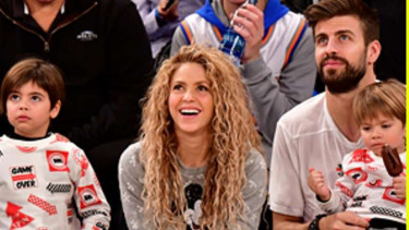 Momen saat Gerard Pique dan Shakira berlibur