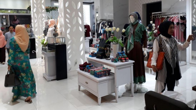 Zoya Super Store