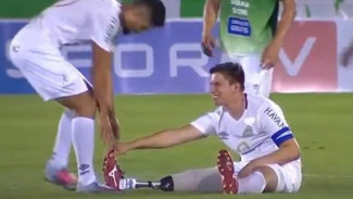 Korban Tragedi Chapecoense Bikin Gol dengan Kaki Palsu