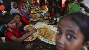 Resepsi Pernikahan sederhana pengungsi Rohingya beberapa waktu lalu.