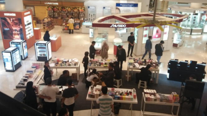 Jelang tutupnya Debenhams Senayan City.