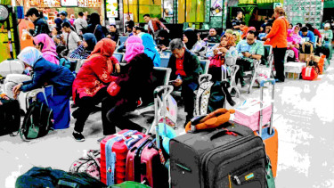 Lonjakan penumpang di Stasiun Gambir