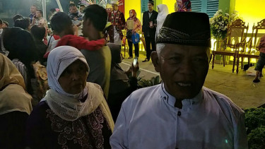 Pasangan suami istri yang ikut nikah massal Pemprov DKI